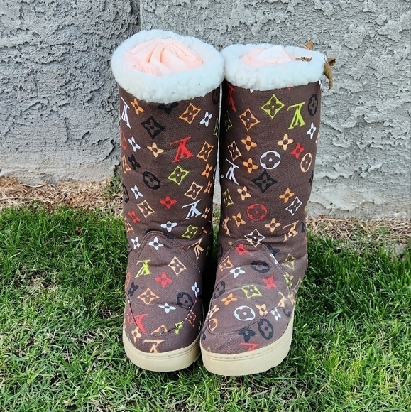 Cozy Monogram Winter Boots - Picture 4 of 6